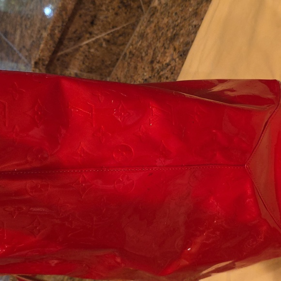 Louis Vuitton Red Monogram Vernis Reade GM - Picture 3 of 17